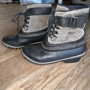 Tall Black Sorel boots! Size 8